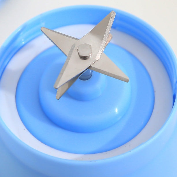 Top view of portable juicer blender stainless steel blades